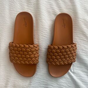 Universal Thread Women's Polly Woven Slide Sandals